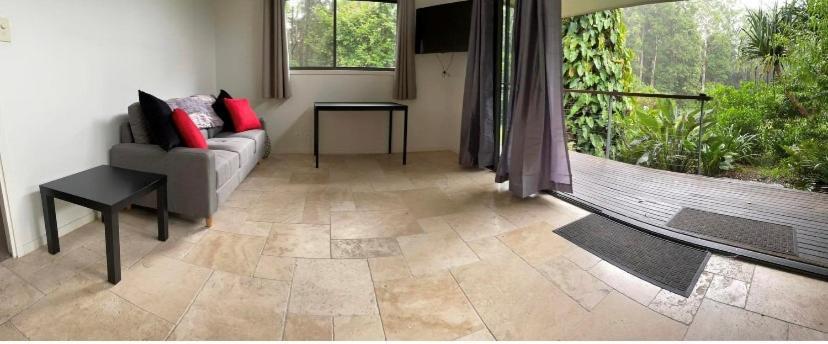 Dezen Accomodation Palmview ภายนอก รูปภาพ